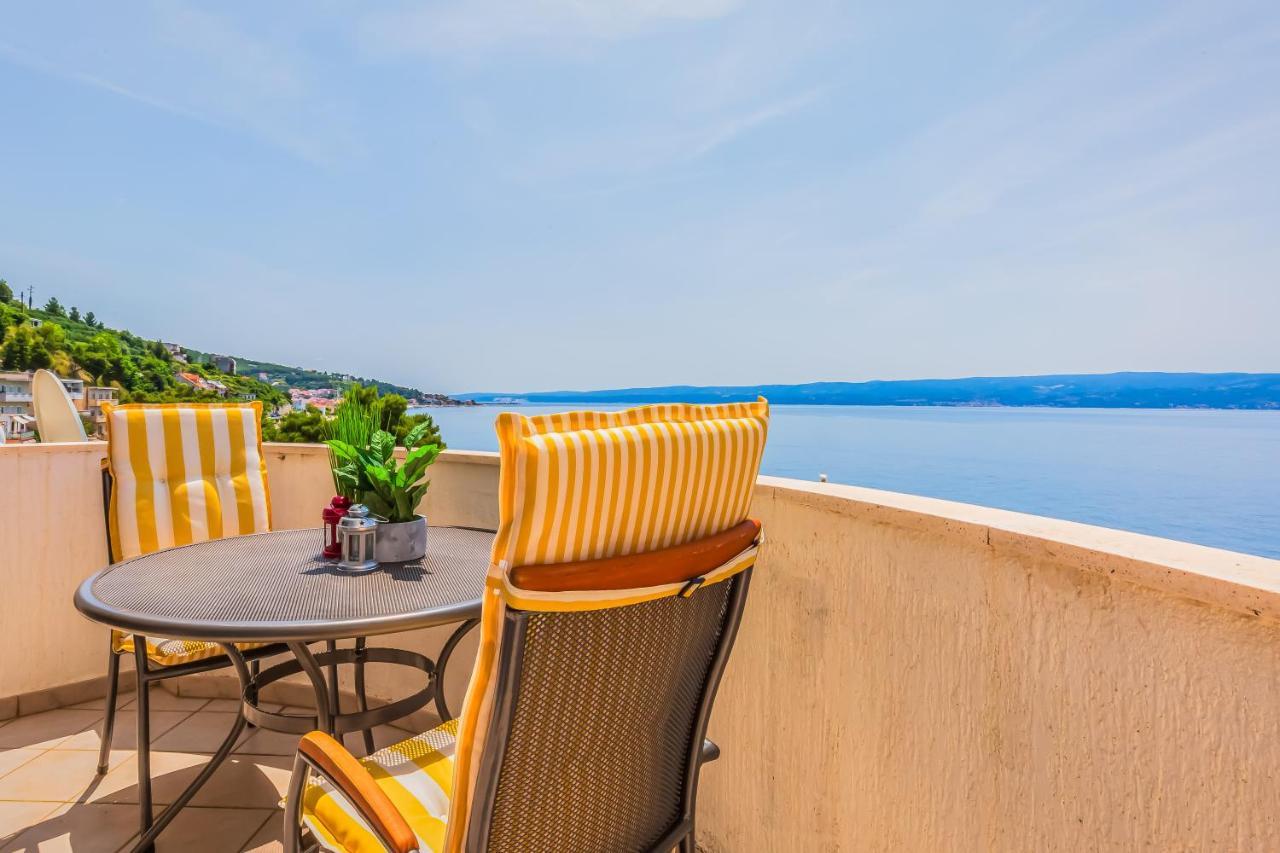 Apartment Three Rocks Jesenice (Split-Dalmatia)